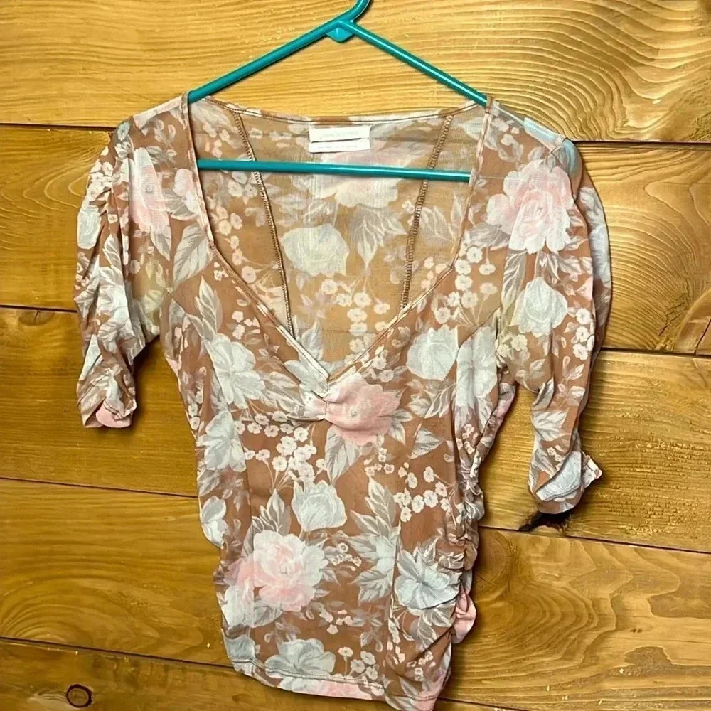 Urban Outfitters Women blouse M Cassi floral sheer ruched tan lightweight ruched